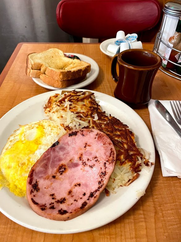 Classic diner breakfast at Lil Jon's